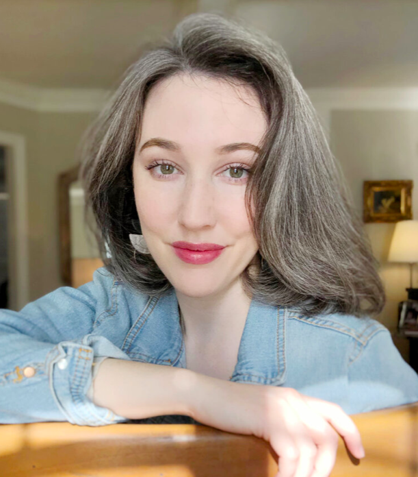 Марта Труслоу Смит - 28-летняя творческая женщина, которая использует свои таланты, чтобы побуждать женщин вносить в них позитивные изменения.