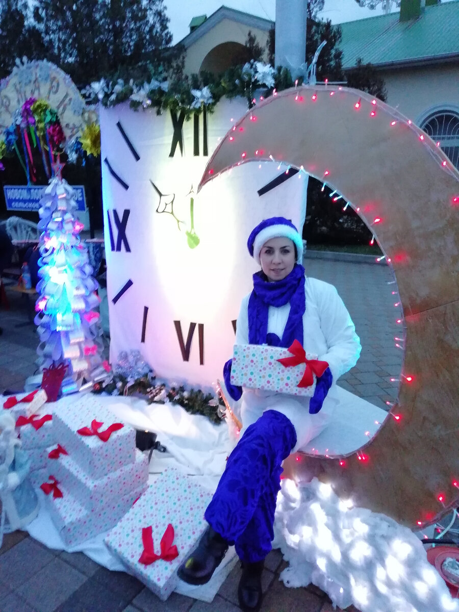 Эх были времена, были и пляски и гуляния. Теперь только и знаем, что всё нельзя. 