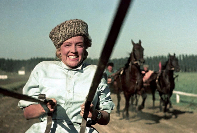 Кадр из фильма "Кубанские казаки": https://stuki-druki.com/film/kubanskie-kazaki-1949.php