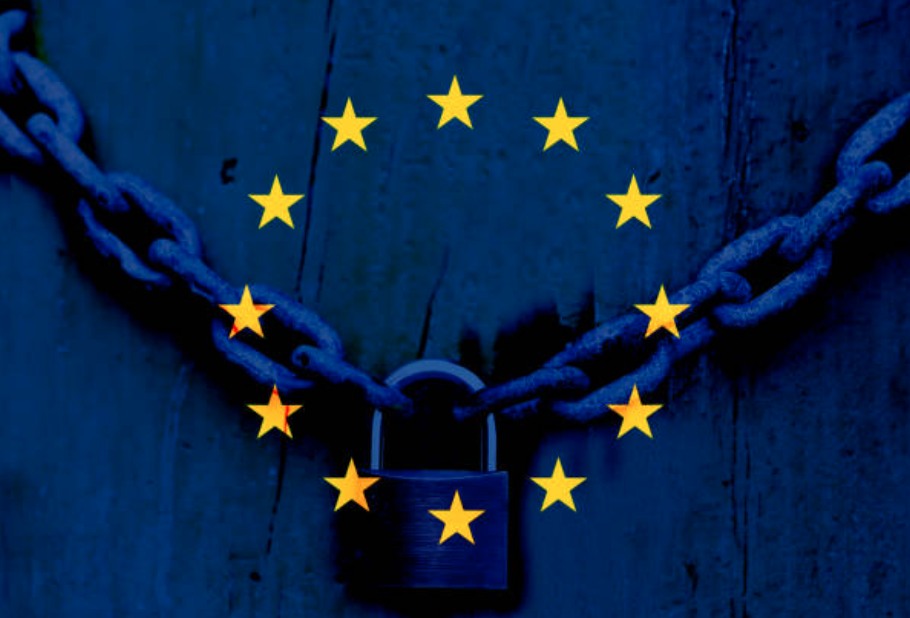 Нам просто нужно немного подождать. Европа сама себя задушит собственными антироссийскими санкциями.