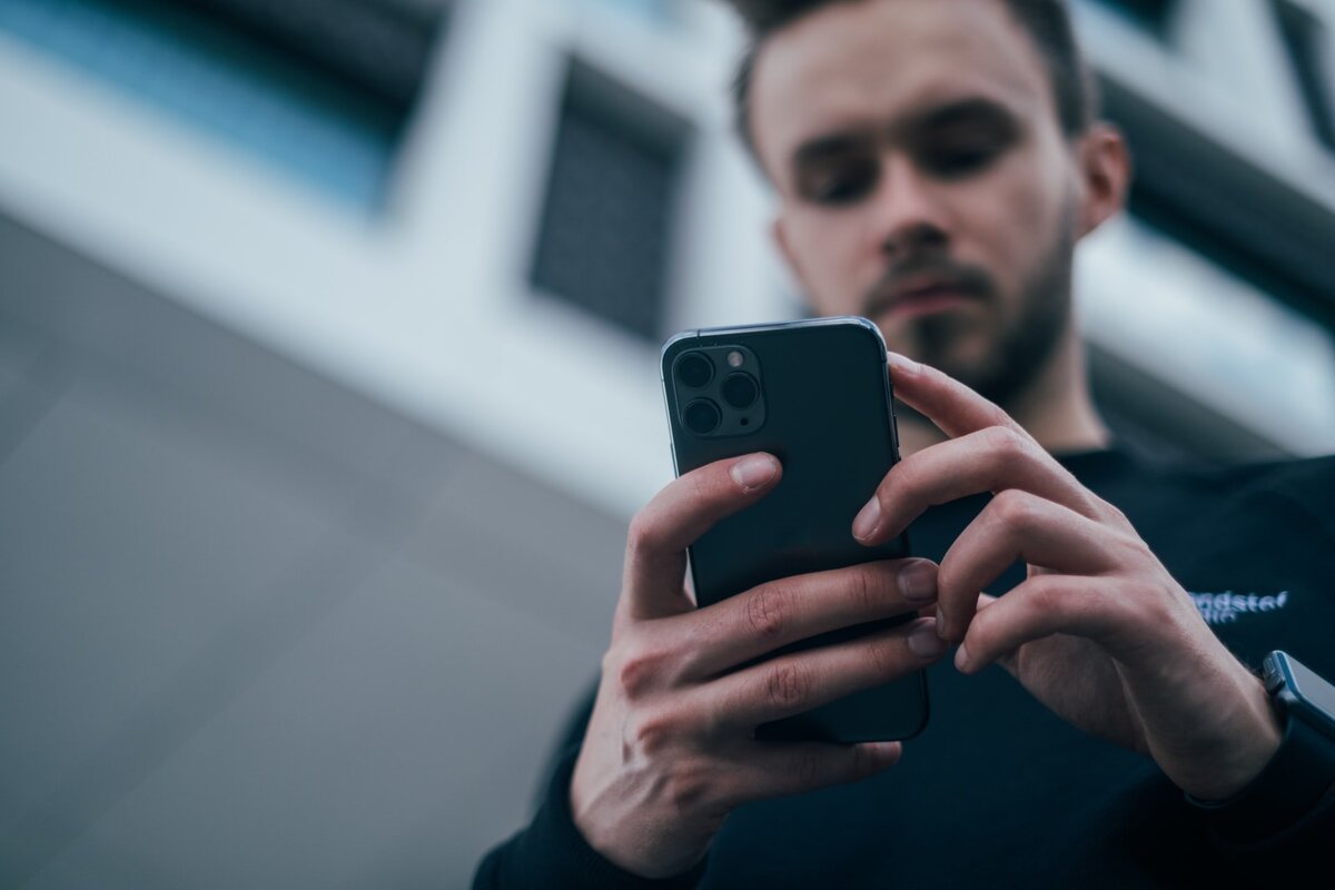     Как понять, что ваш смартфон прослушивают?