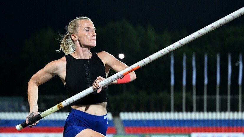     Анжелика Сидорова в финале соревнований по прыжкам с шестом на чемпионате России по лёгкой атлетике в Чебоксарах РИА Новости Григорий Сысоев