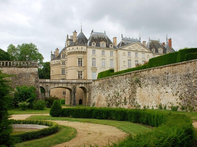 Замок Ле Люд. Фото с сайта https://frenchparis.ru