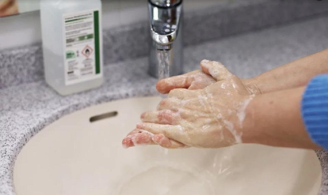    Намыленные руки:Pixabay