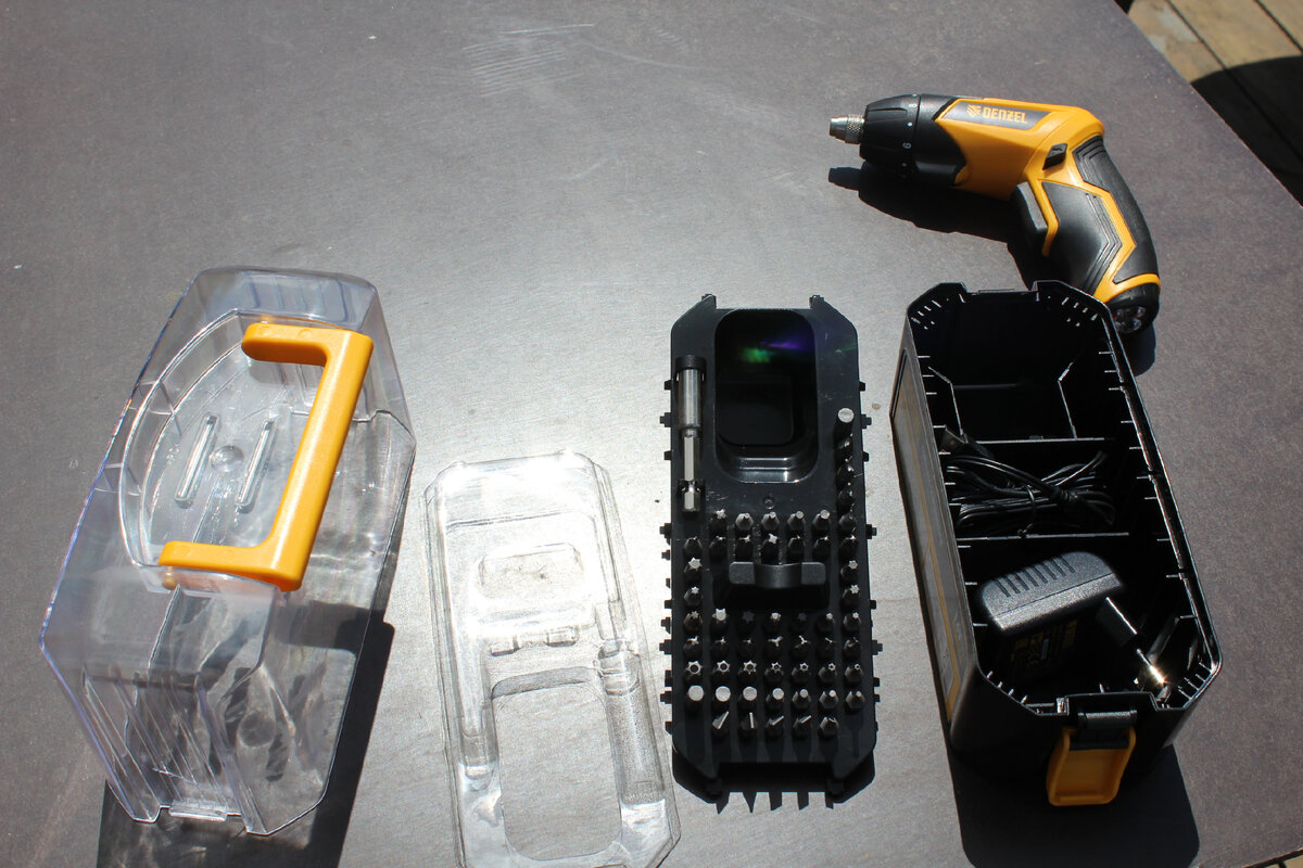 Отвертка – полезный и распространенный бытовой инструментов. С ее помощью можно что угодно разобрать, собрать или починить.-5