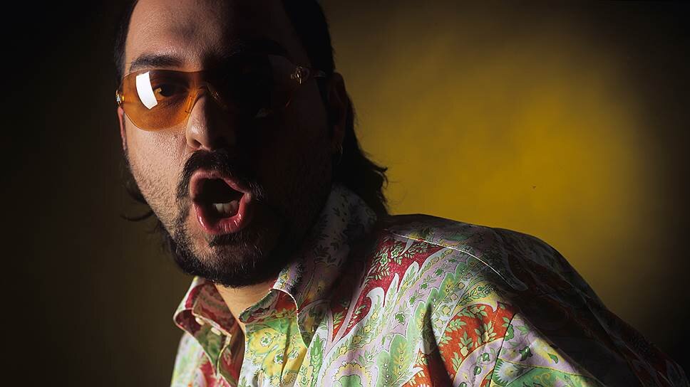    Кирилл Серебренников родился 7 сентября 1969 года в Ростове-на-Дону в семье врача и учительницы русского языка и литературы. Его дед начинал как «простой украинский пастух», но затем окончил ВГИК. В нем тогда преподавали режиссеры Александр Довженко и Сергей Эйзенштейн