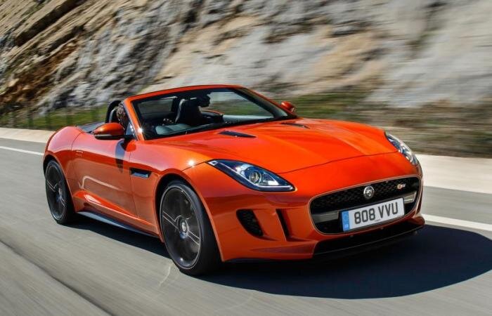  
Свирепый британский родстер Jaguar F-Type. | Фото: carbuyer.co.uk.
