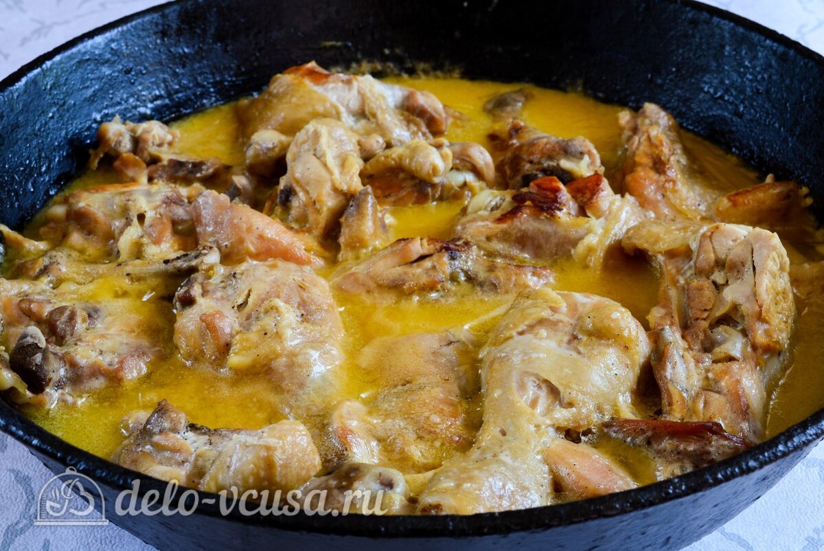 Нежное куриное филе в майонезе с чесноком, запеченное в духовке — рецепт с фото