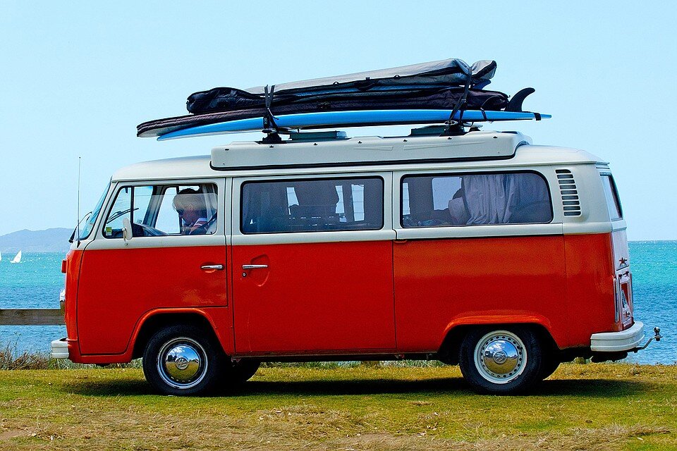  Volkswagen Transporter прозвали «хиппимобилем» за то, что его очень полюбили представители этой субкультурыФото: EAST NEWS