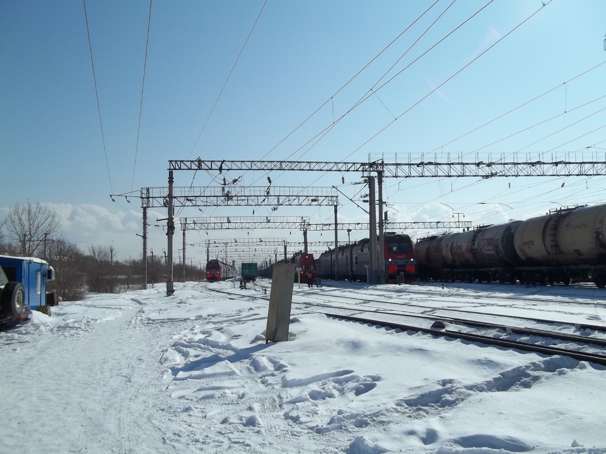 3эс5к-561 и маневровый