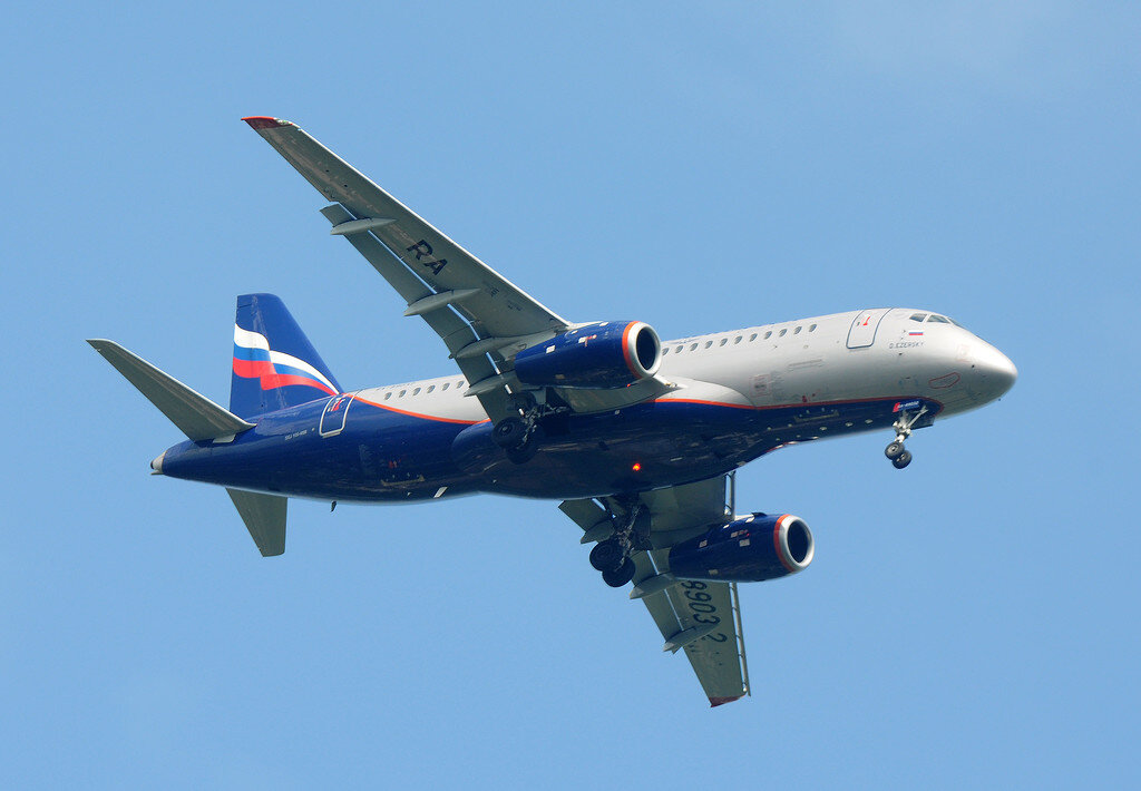 32. Сухой SuperJet 100-95 - RA-89032 - Аэрофлот - Российские Авиалинии "Д.Езерский" /2013/

