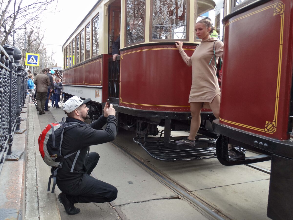 хамло трамвайное. хам трамвайный. хамло трамвайное. хамло трамвайное. хамство карикатура.