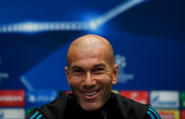 "Я принял решение, что не продолжу работу в следующем сезоне. Необходимо, чтобы команда побеждала и дальше, и для этого нужны перемены" - сказал Зидан на пресс-конференции. 