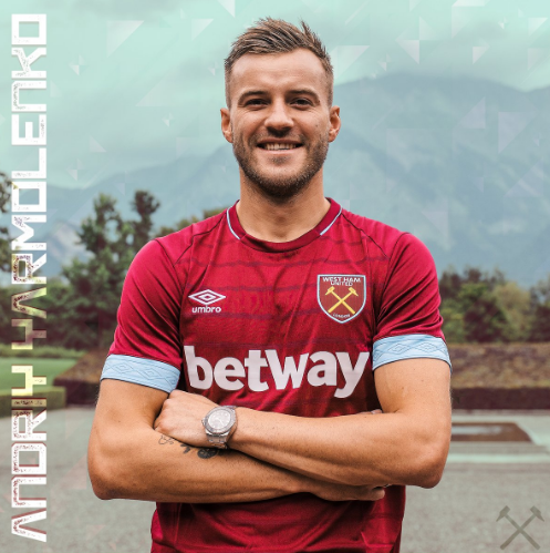 Ярмоленко в футболке Вест Хэма. Фото twitter.com/WestHamUtd