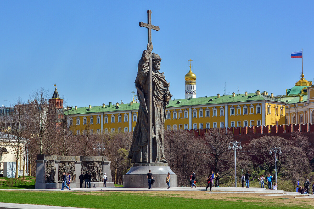 все монументы москвы