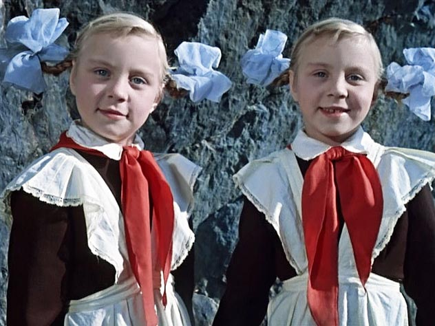 Кадр из х/ф “Королевство кривых зеркал”