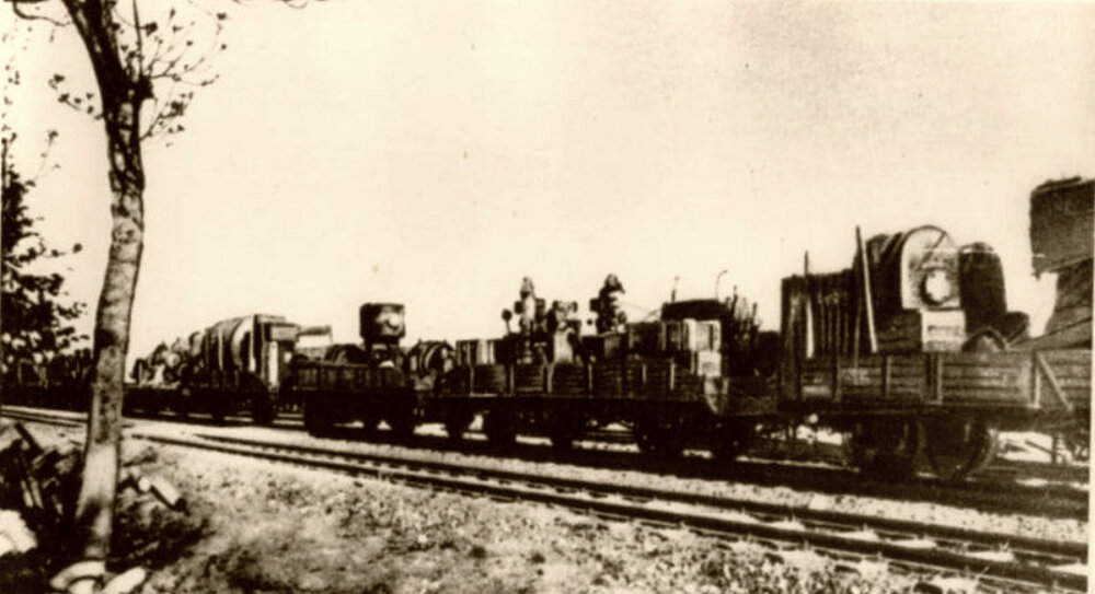 эвакуированные заводы на урале 1941. театры свердловска в годы великой отечественной войны. эрмитаж в свердловске в годы войны. эвакуированные на урал. эвакуация заводов на урал в 1941 году.