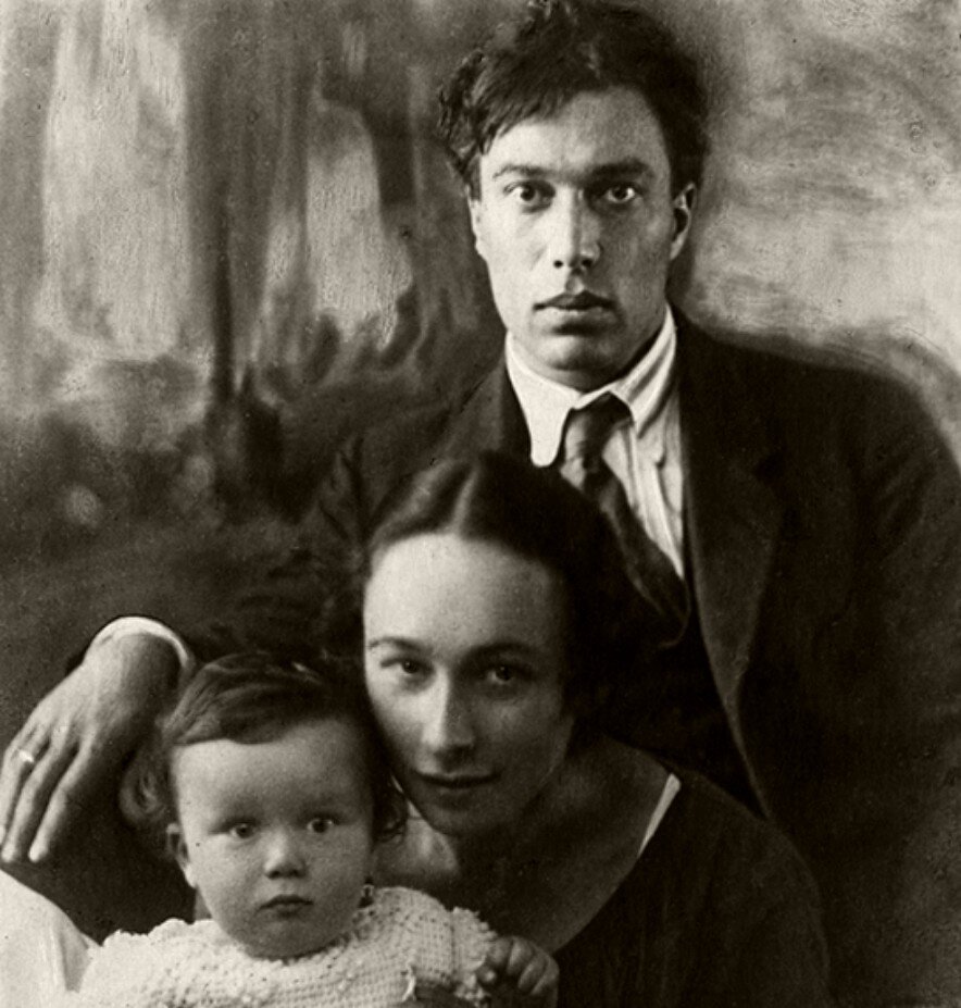 Борис Пастернак с женой и сыном в 1924 г.