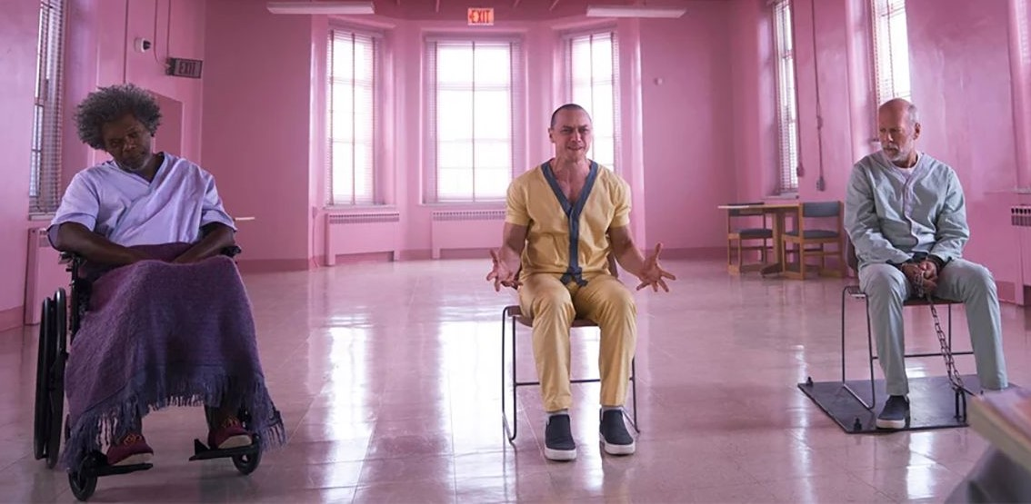 Источник https://pikabu.ru/story/intervyu_shyamalana_o_filme_steklo_6050789