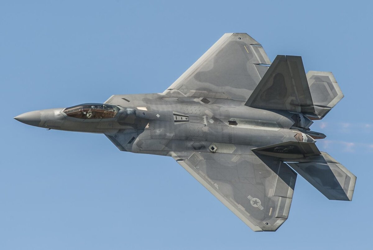 F-22 Raptor / The National Interest