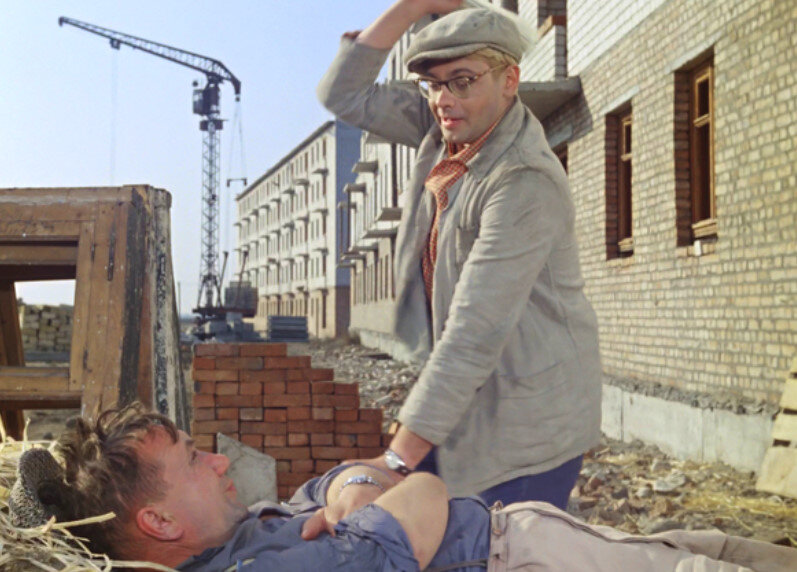 Кадр из фильма "Операция "Ы" и другие приключения Шурика"                