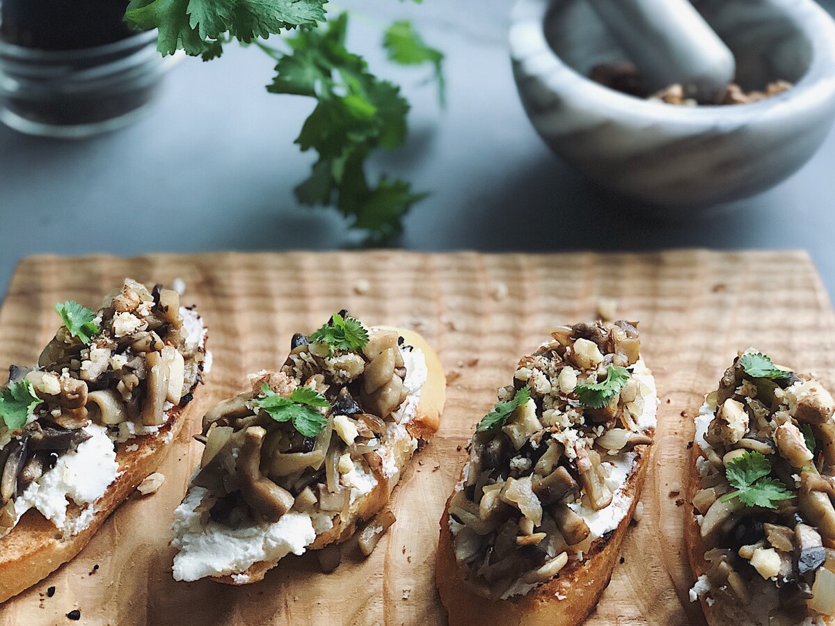 Закуски с грибами и огурцом свежим