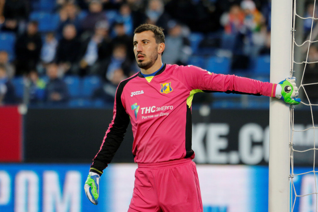 Игорь акинфеев вратарь. Куртуа вратарь. Эмильяно мартинес — лучший вратарь. Вратарь цска футбол акинфеев. Тибо куртуа реал.