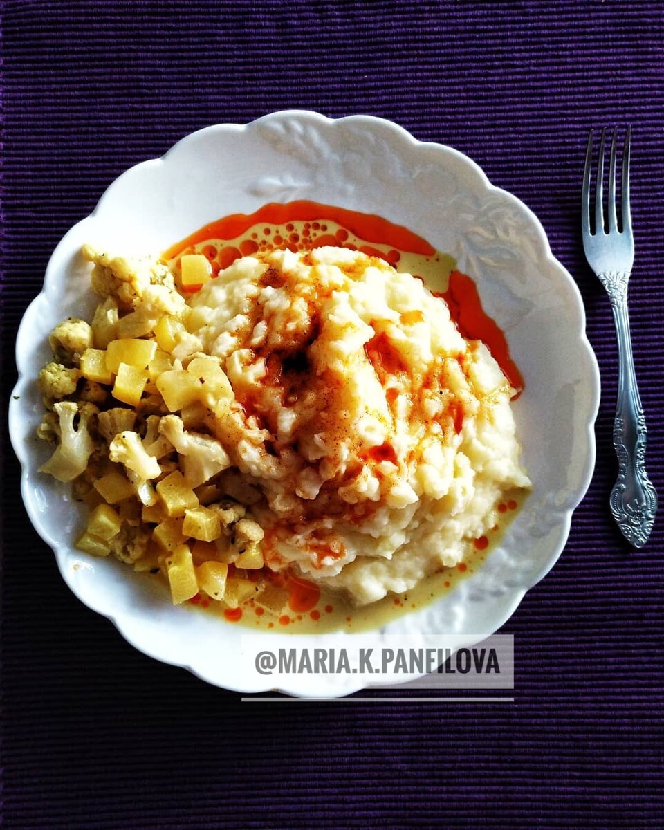 Пюре на кокосовом молоке, масло со специями, тушеные овощи - постное блюдо, веганский рецепт