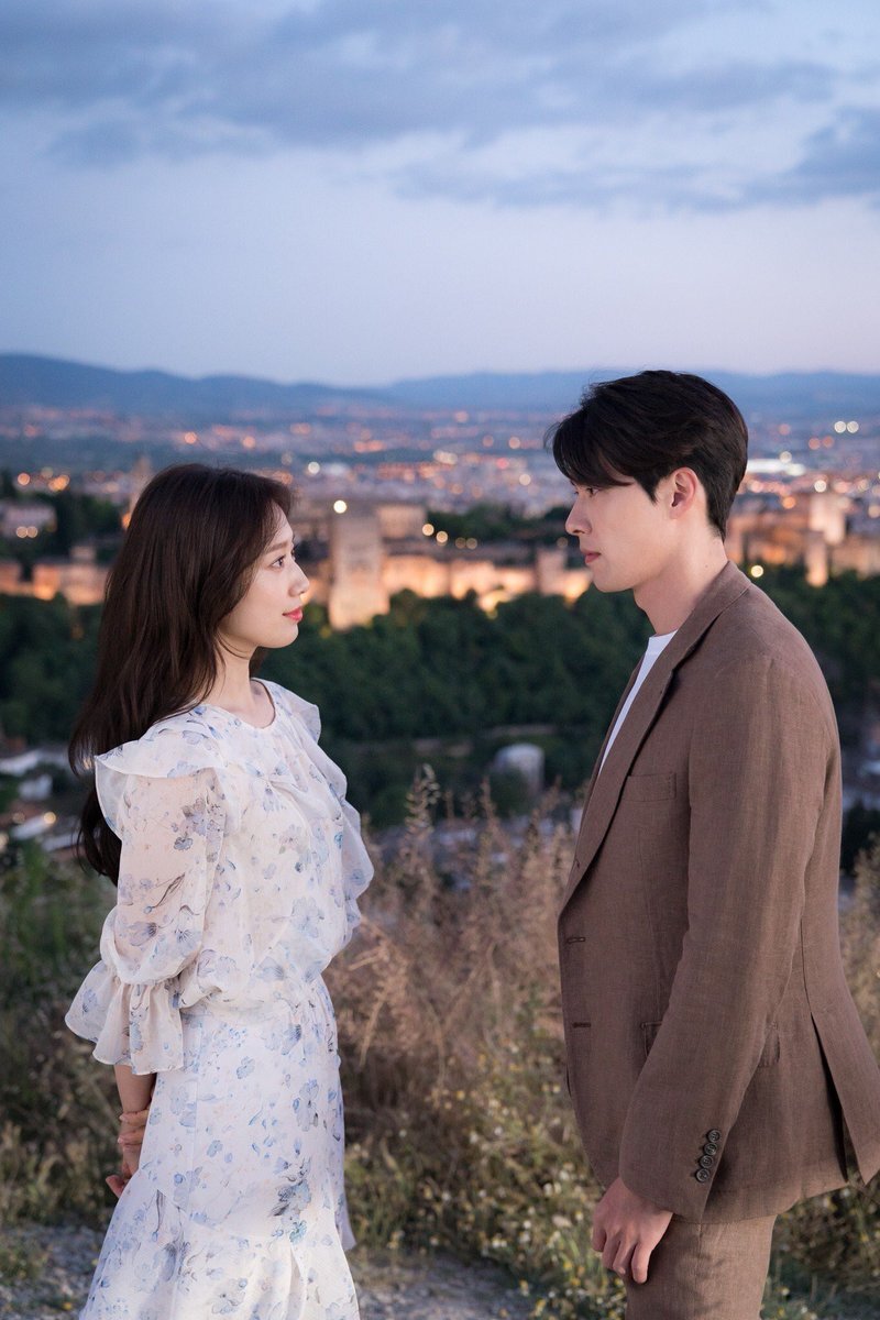 Чон Хи Чжу и Ю Джин У - главные герои дорамы