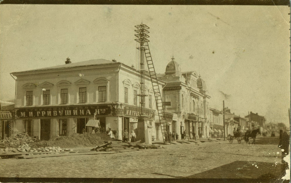 Торговый дом "М. И. Грибушина наследники", пересечение ул. Куйбышева и ул. Петропавловская