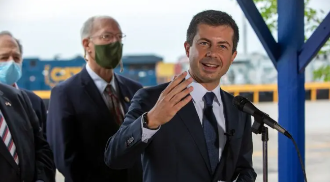 Гей-министр Питт Буттиджич может представить США на саммите "Крымской платформы"