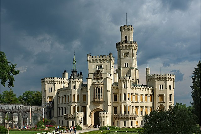 Замок Глубока-над-Влтавой (фото с "Википедии")
