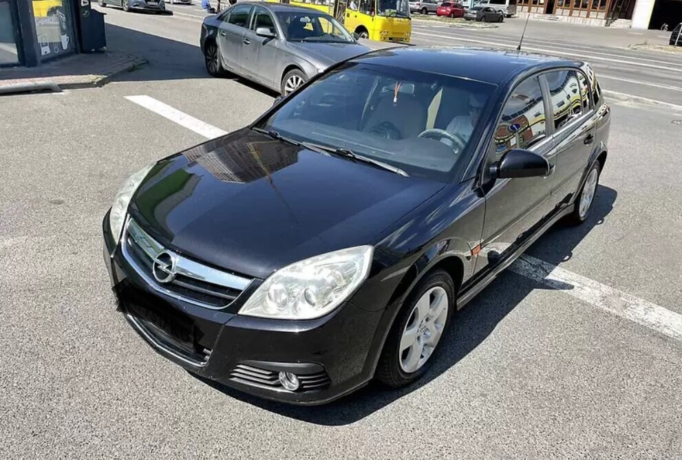 Опель Сигнум.