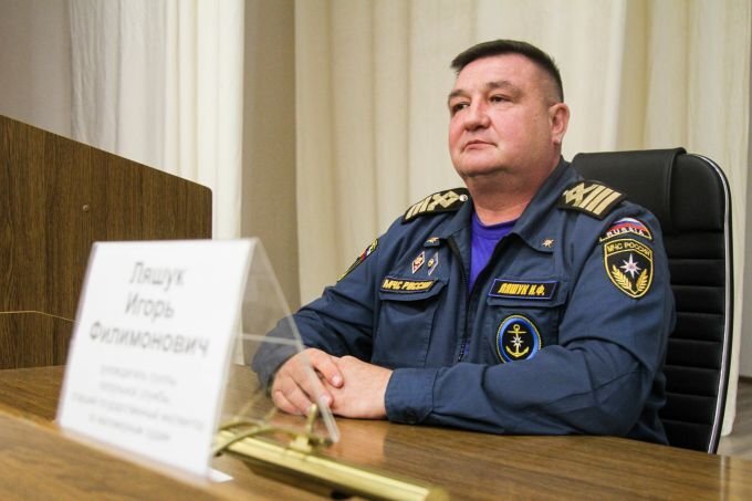 Старший госинспектор по маломерным судам Игорь Ляшук. Фото: 92.mchs.gov.ru