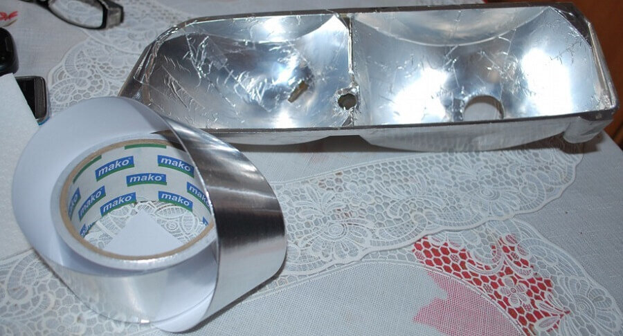 Восстановление фар с помощью металлизированной клейкой ленты