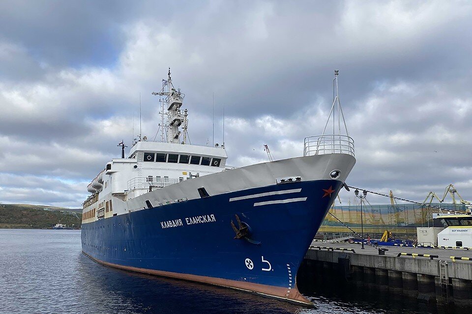     «Клавдию Еланскую» построили в Югославии, много лет она работает в северных морях. Мария ПАШЕНКОВА