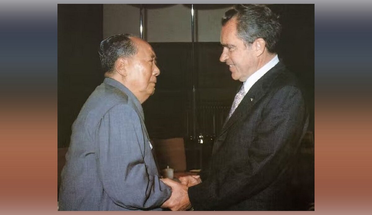 https://www.meridian.org/lookingbacklookingforward/wp-content/uploads/2019/04/01_Nixon-Nixon_meets_Mao.jpg