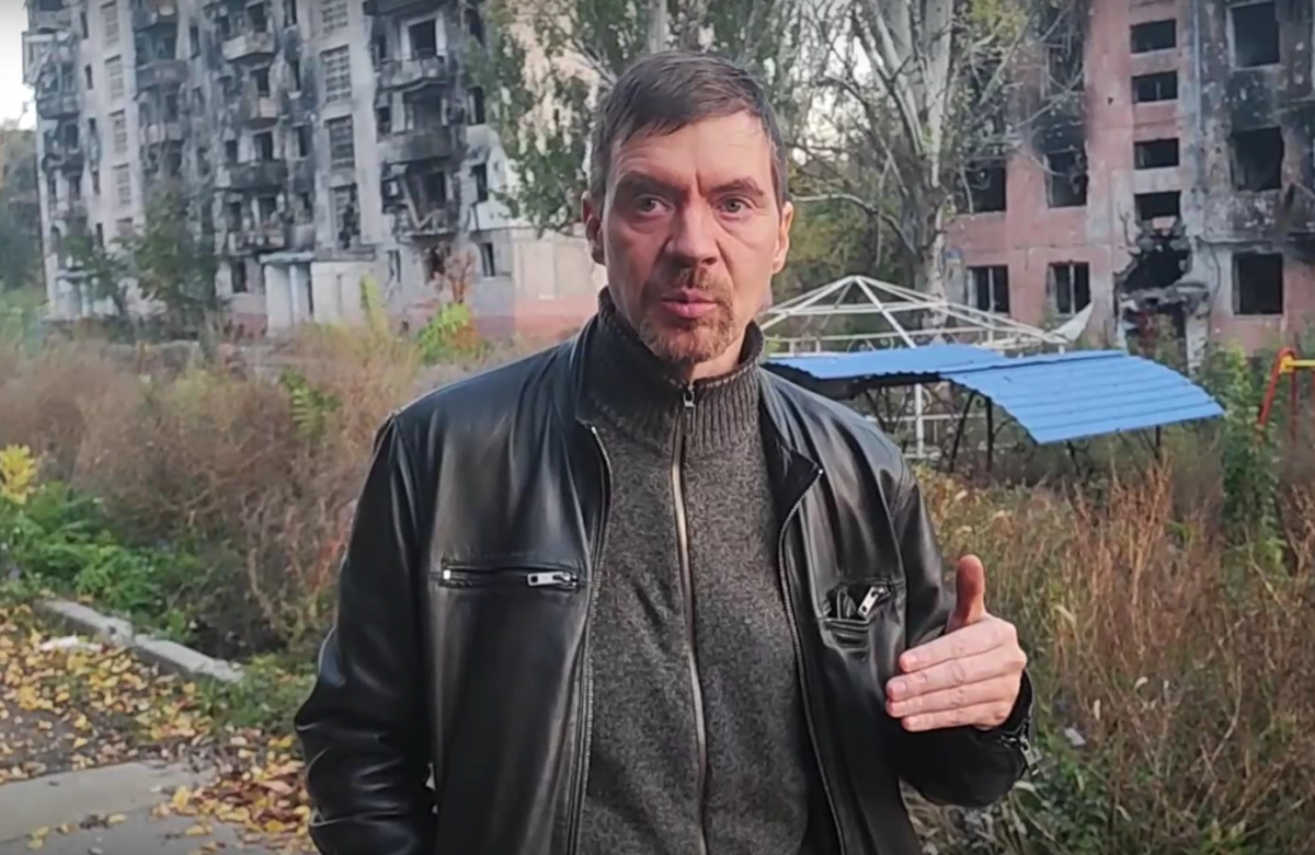    Новосибирский депутат Антонов показал разбитые боевиками дома в Мариуполе