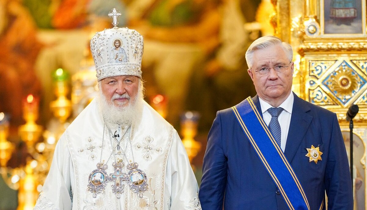    Патриарх Кирилл наградил Владимира Богданова орденом преподобного Андрея Иконописца