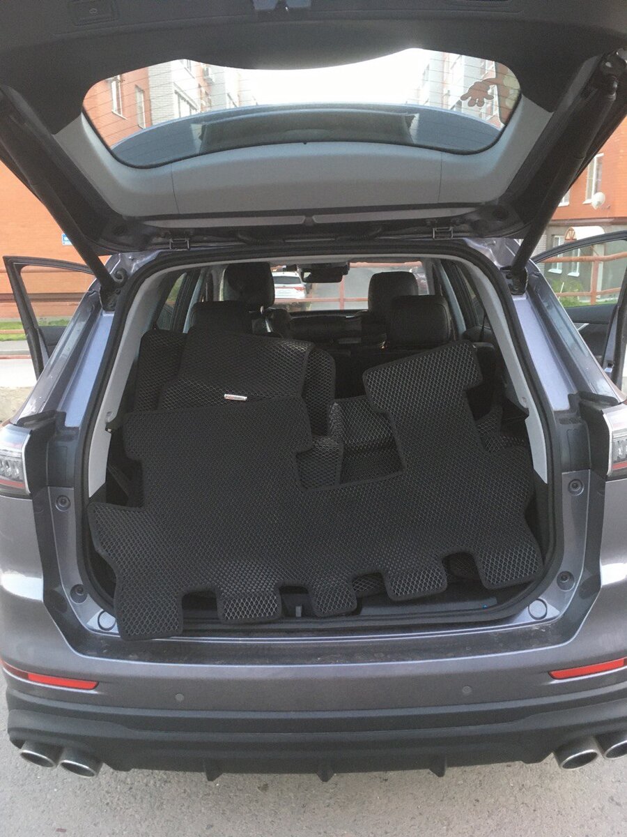 Набор был пришел в довольно большом пакете, перед установкой разложил  в багажнике чтобы понимать в комплексе что куда