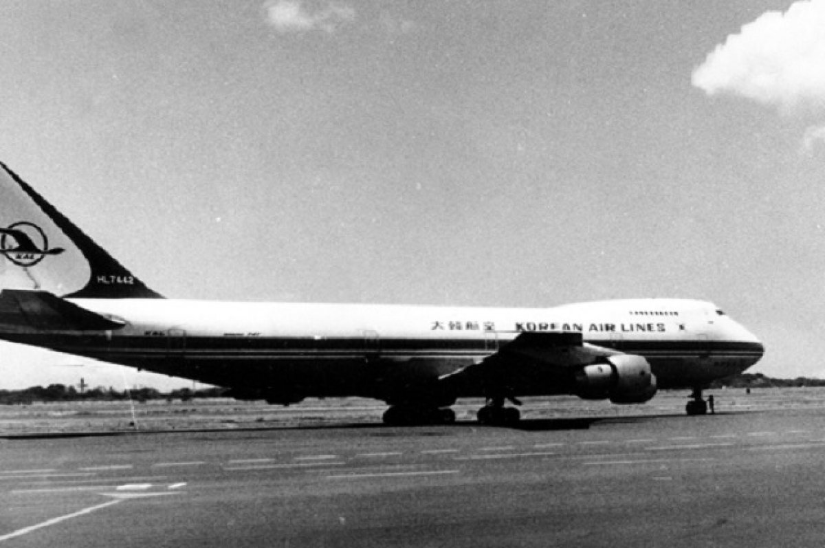Боинг сахалин. Боинг 747 1970. Боинг 747 1983. Боинг 747 корейский 1983. Боинг 747 1960