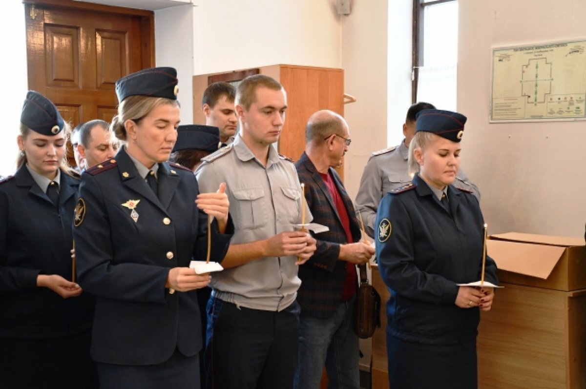    В регионе почтили погибших при исполнении обязанностей сотрудников УИС