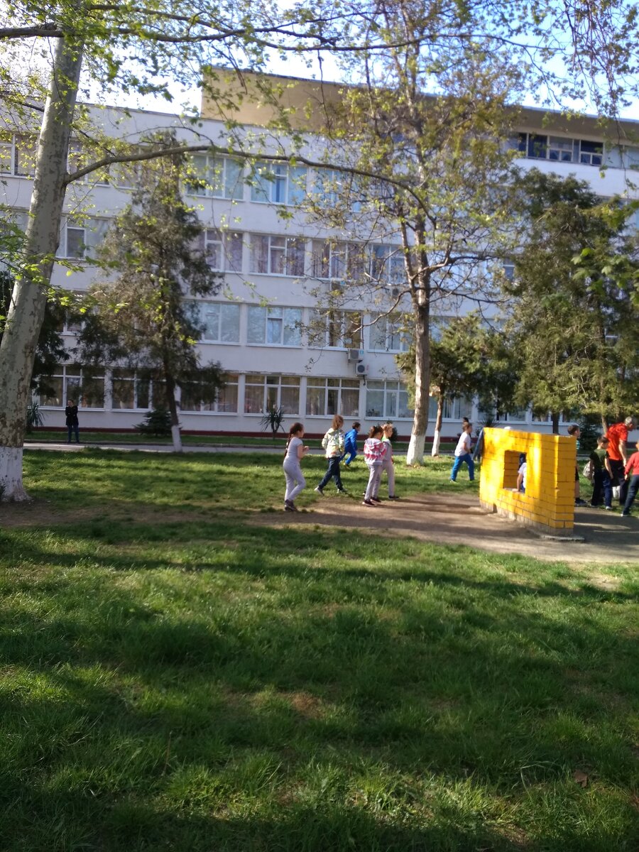 Школа в Анапе. Физкультура. Несколько случаев про школу в Анапе. Начнем))