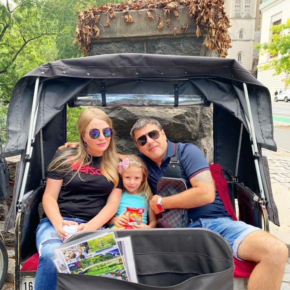 Лайк Настя с родителями