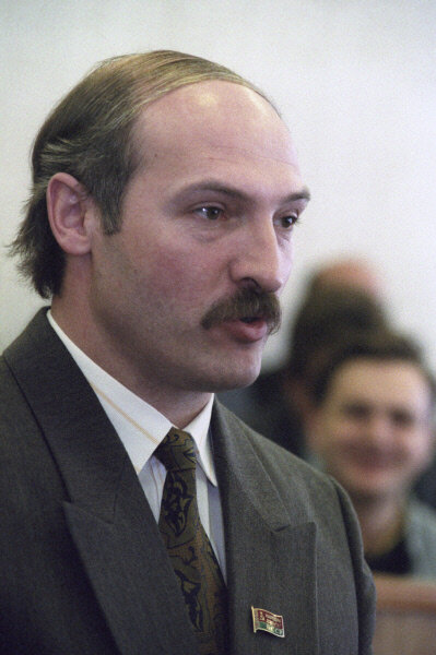 Лукашенко в молодости фото