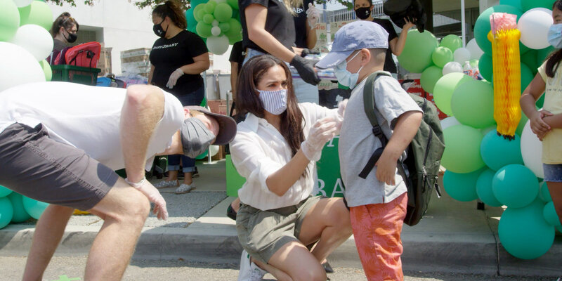 Источник фото: @baby2baby / Instagram  