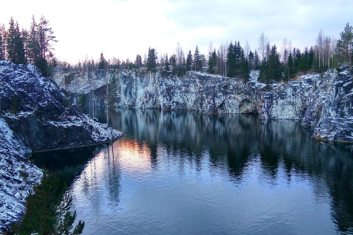 Мраморные скалы