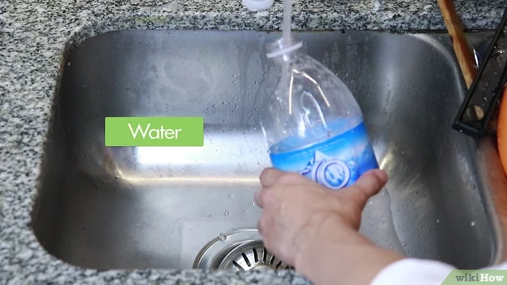 мне пришлось купить бутылку, вылить воду...и вымыть ее