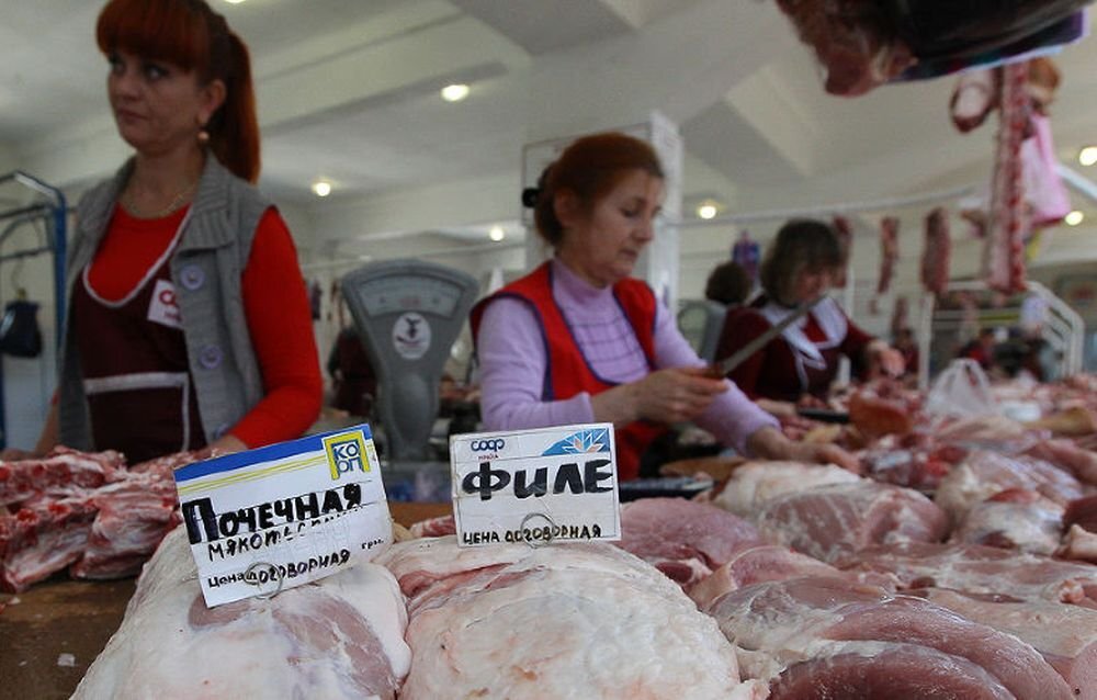 Мясные ряды на одном из рынков Севастополя. Фото: yuga.ru