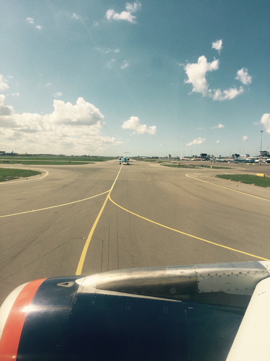 Стыковочный рейс в г. Амстердаме. 2015 г. 